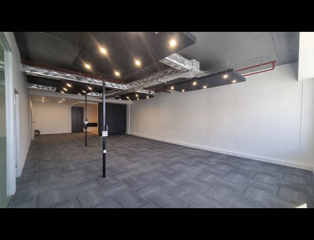 148M² OFFICE TO LET IN SEA POINT